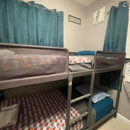 Miami Vibes "Hostel-Like" Shared Room 北迈阿密 外观 照片