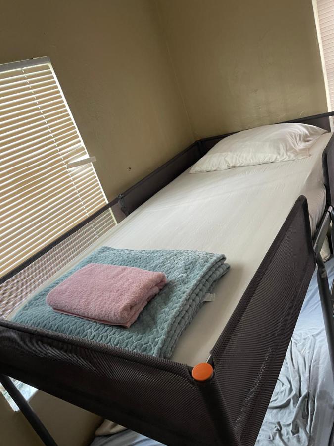 Miami Vibes "Hostel-Like" Shared Room 北迈阿密 外观 照片