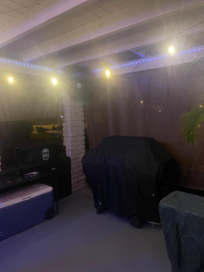 Miami Vibes "Hostel-Like" Shared Room 北迈阿密 外观 照片
